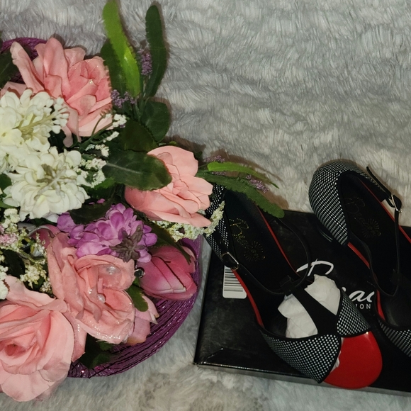 **Woman Red , Black, and White High Heels** - Picture 10 of 10